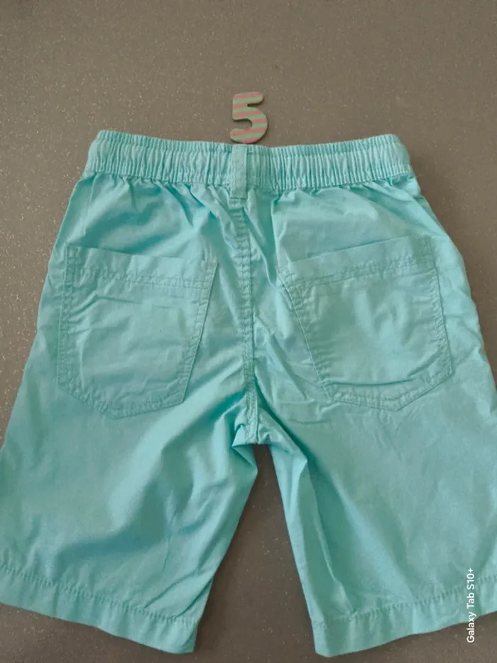 Lot 2 shorts et 1 t shirt Mickey - photo numéro 6