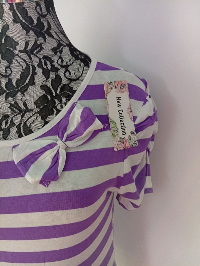 Joli tee-shirt avec p'tite dentelle à l' arrière - photo numéro 3