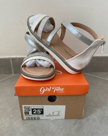 Chaussures Sandales fille Taille 31