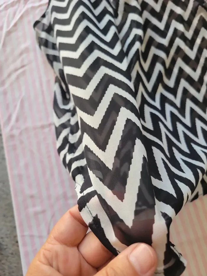 Joli haut taille M - photo numéro 5