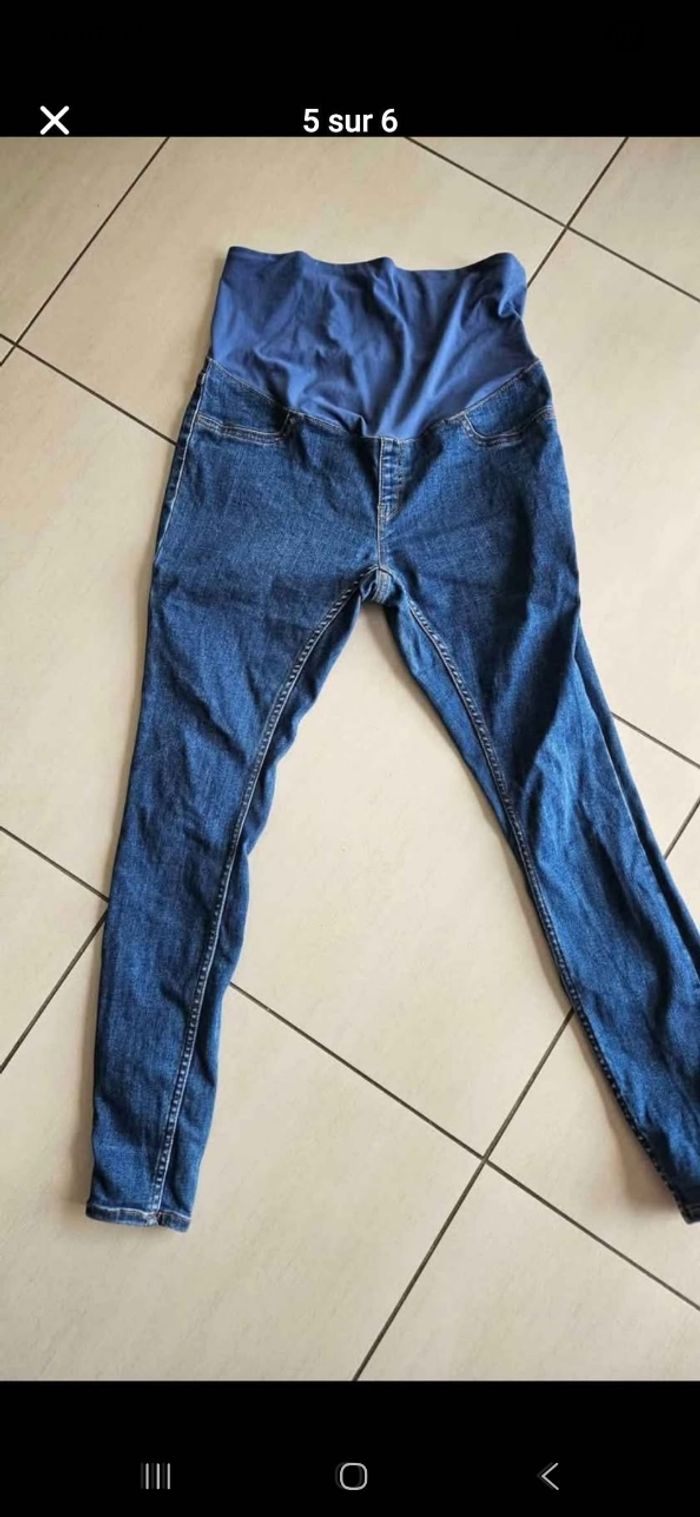 Vends trois jeans de grossesse