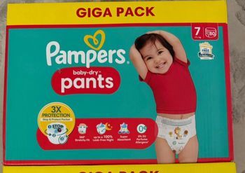 1 carton de couches Pampers taille 7