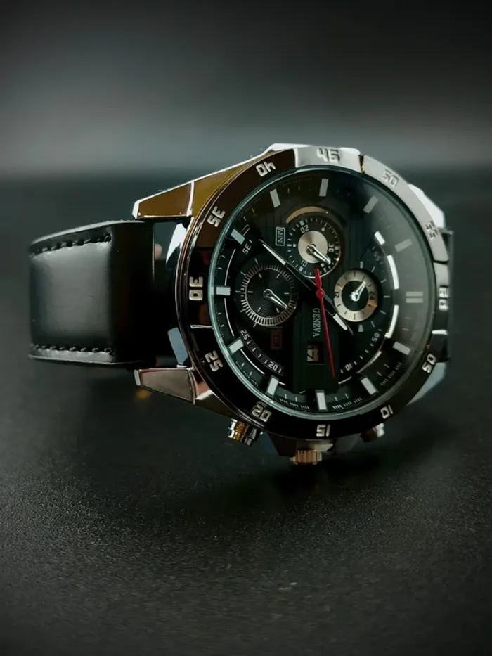 Montre noire argentée, moderne quartz robuste