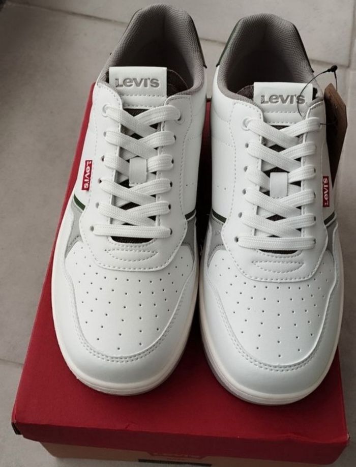 Baskets Levi's neuves pour homme, jamais portées, pointure 38 - photo numéro 2