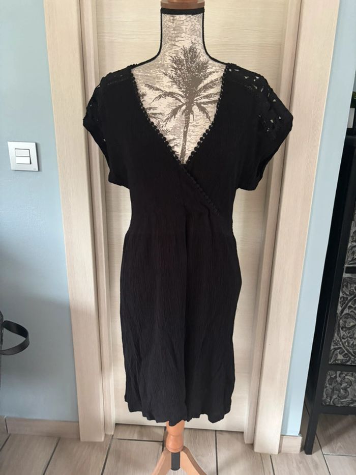 Jolie robe noire taille xl en dentelle