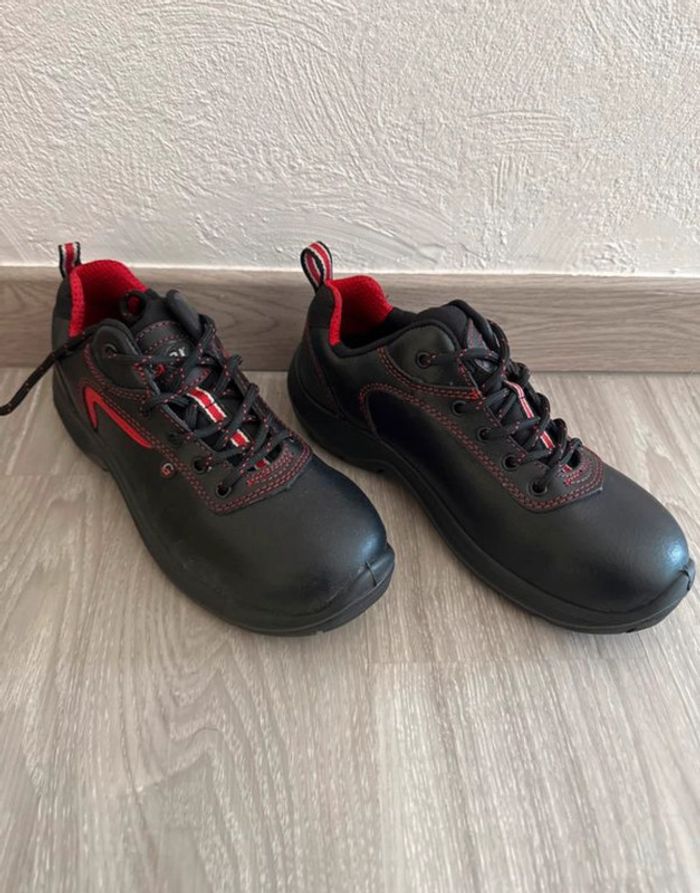 Chaussures de sécurité T 38 neuf - photo numéro 2