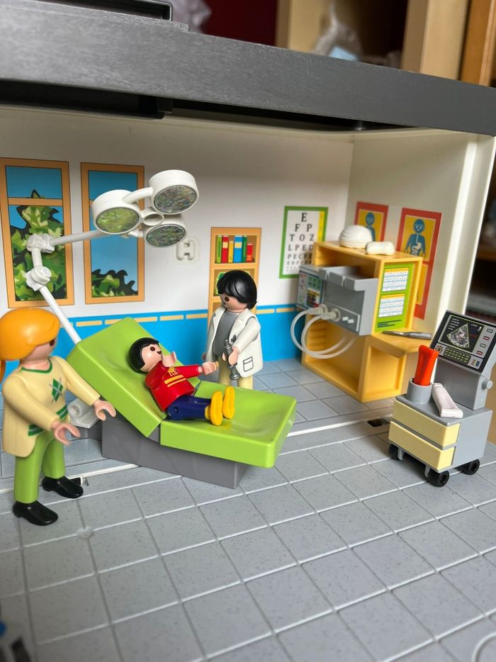 Playmobil hôpital - photo numéro 2