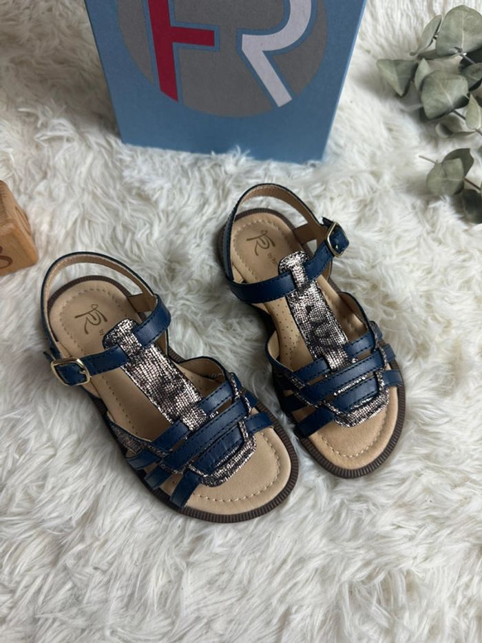 Paire de sandales Franco Romagnoli taille 28 - photo numéro 2