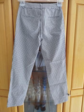 Pantalon à carreaux noir et blanc 
Camaïeu 
Taille XS