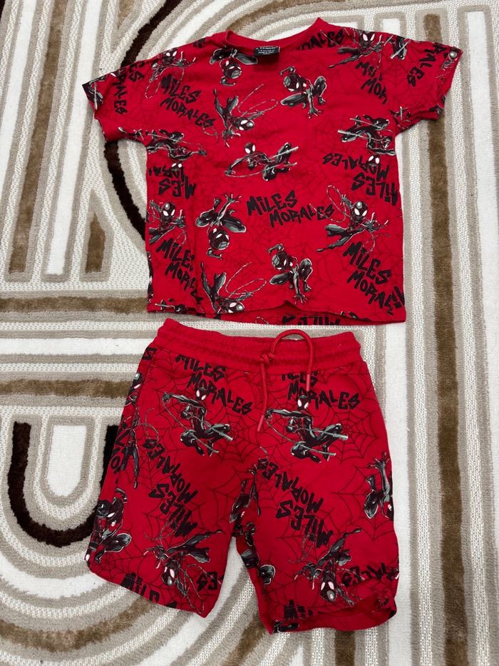 Ensemble t-shirt + short Spider-Man Miles Morales Primark T.7-8 ans très bon état