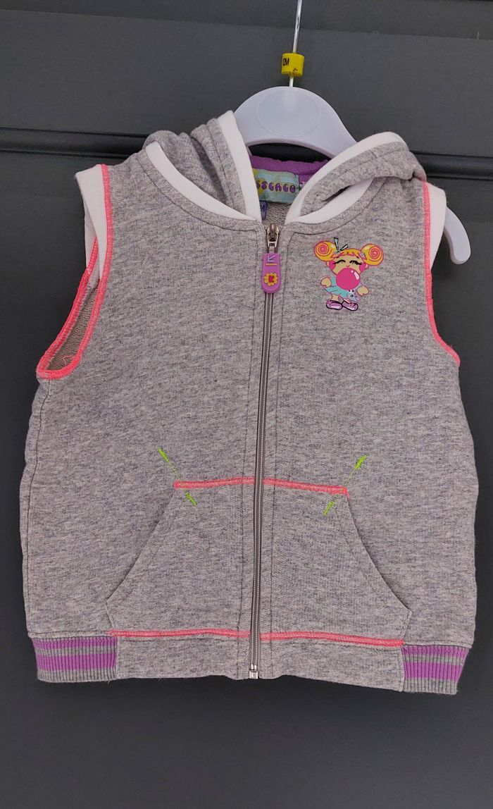 Veste/ gilet avec capuche en bon état - 23 mois - photo numéro 2