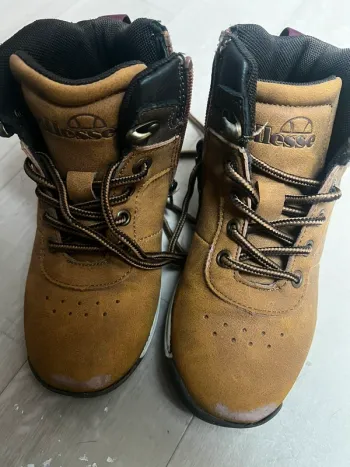 Chaussures montante ellesse 30