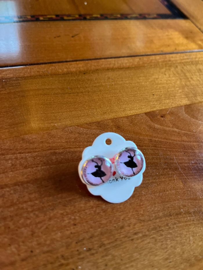 Boucle d’oreille fille neuve