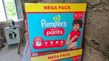 Couches culottes pampers taille 6
