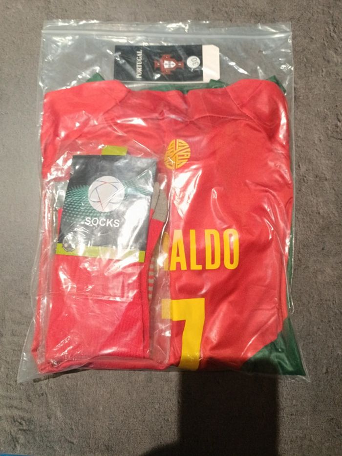 Tenue football Christiano Ronaldo Portugal t.30 - photo numéro 5