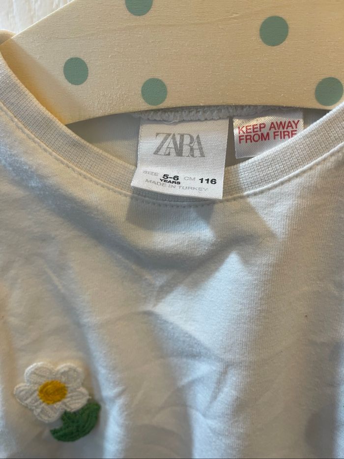T-shirt blanc Zara 5/6ans fleurs brodées - photo numéro 2