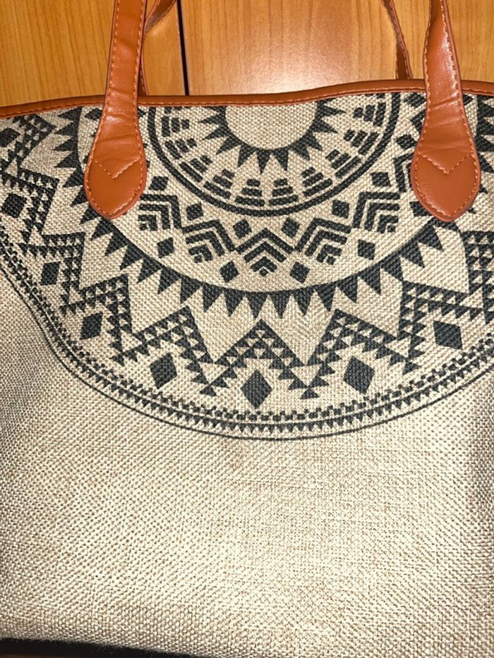 Sac à main blanc avec motif (moyen) - photo numéro 2
