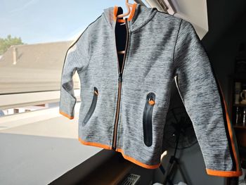 Gilet léger à capuche 4 ans
