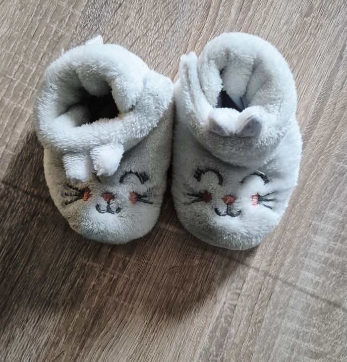 Chaussons bébé "Chat" en polaire toute douce - Taille 16/17 - photo numéro 3