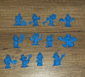 Lot 12 Schtroumpfs/ smurfs 3 cm de 1983