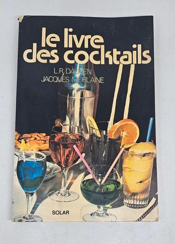 "Le livre des cocktails".
178 pages.
ISBN : 2.263.00074.7.
En l'état