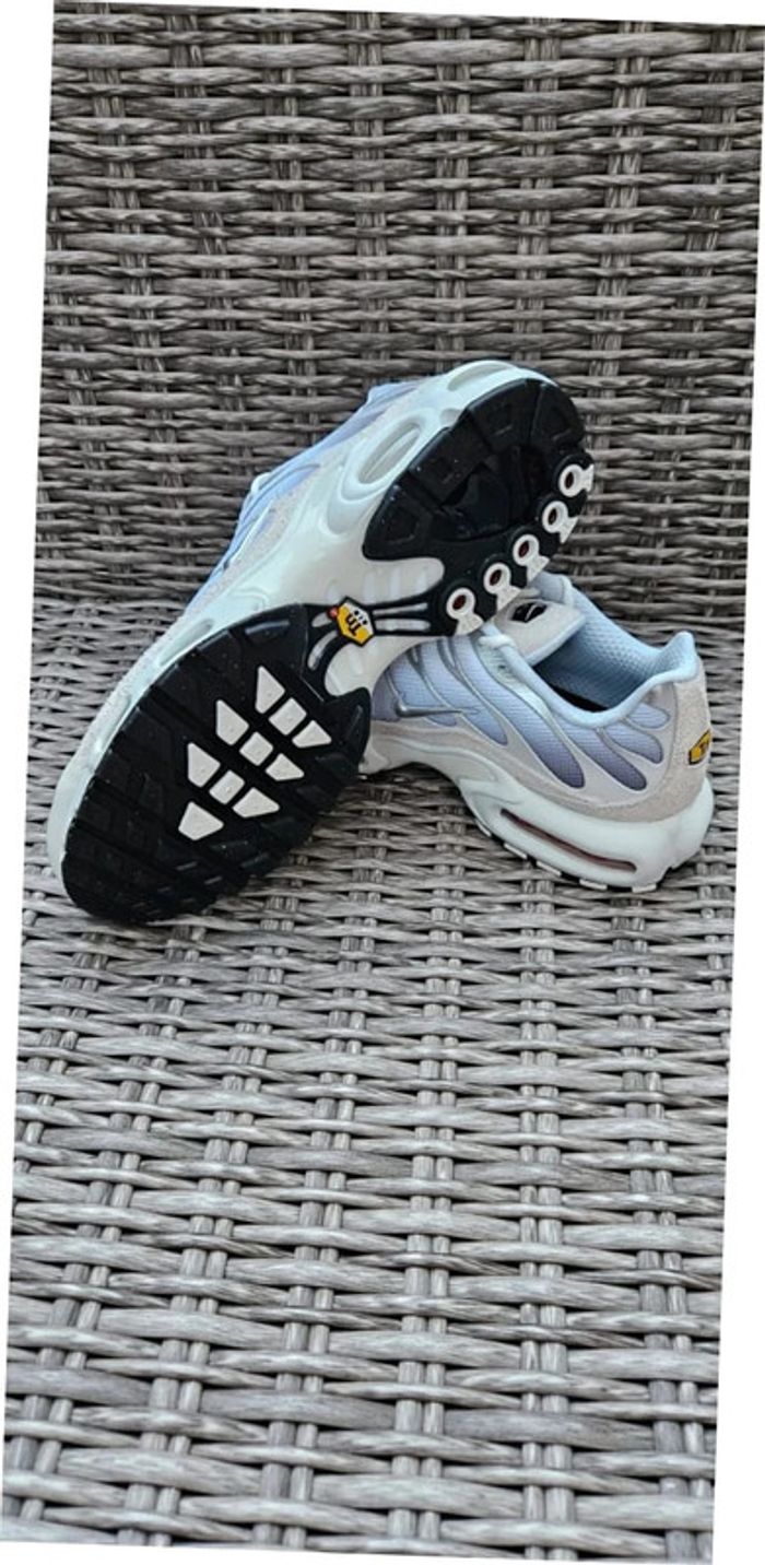 Nike Air Max Plus Platinum Silver - photo numéro 2