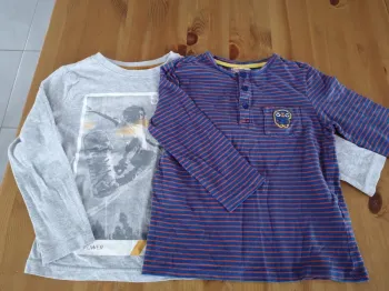 Lot 2 tshirts 5 ans