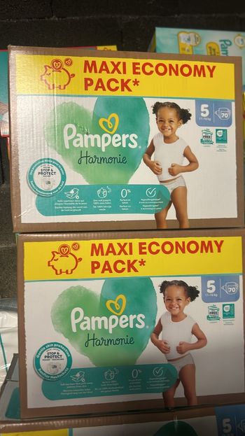 Lot pampers harmonie taille 5