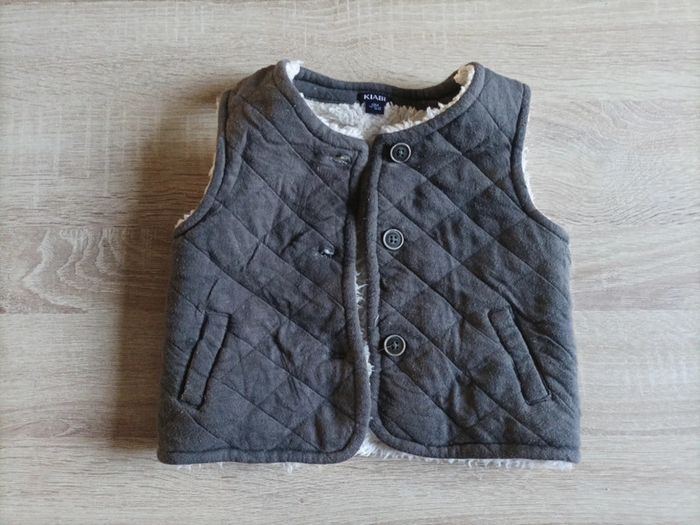 Gilet sans manches 12 mois "Kiabi"