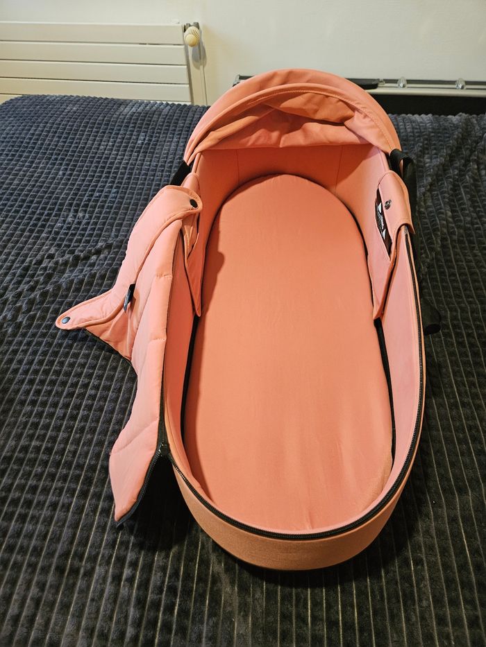 Nacelle yoyo babyzen nouvellement stokke avec adaptateurs pour la poussette - photo numéro 4