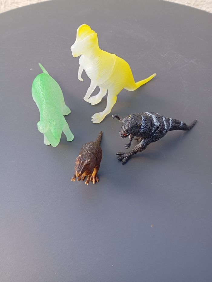 Lot 4 dinosaures