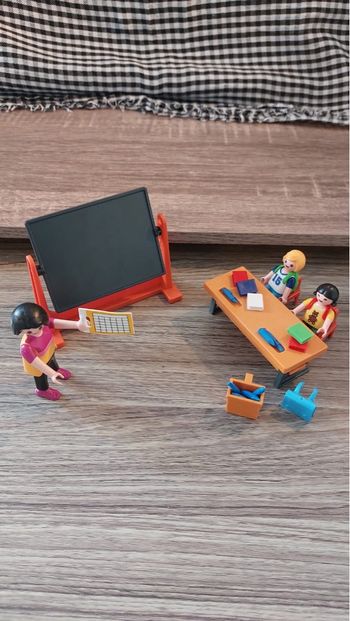 Playmobil salle de classe en très bon état