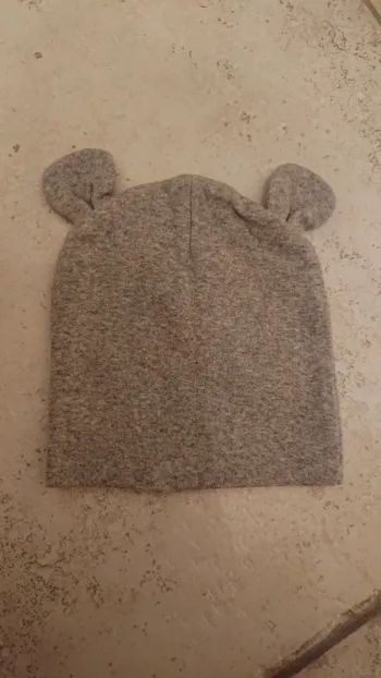 Bonnet gris bébé oreilles d'ours