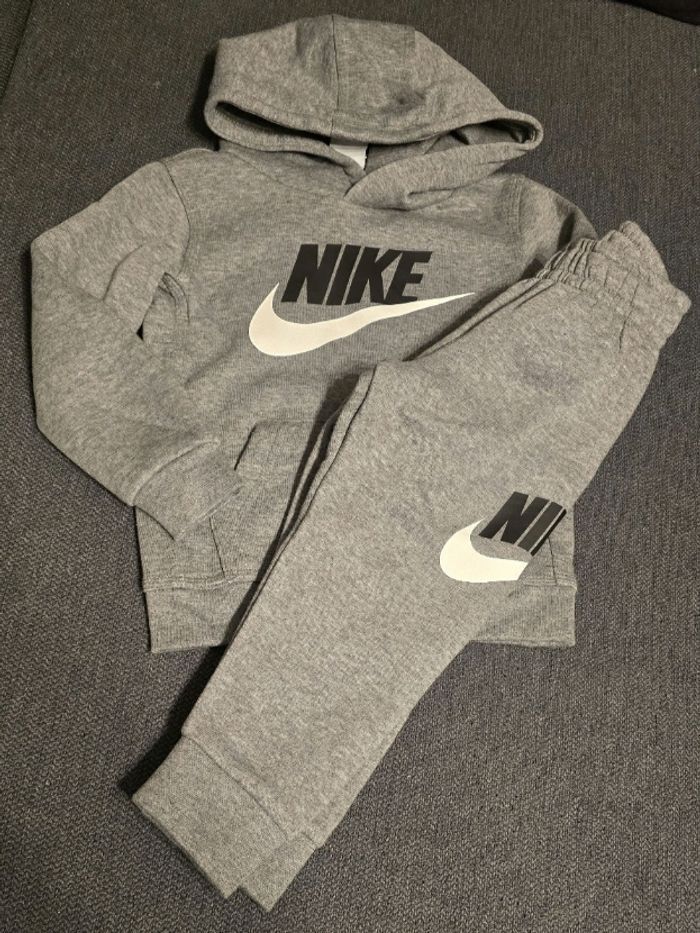Neuf (non porté)🏷🤩🤩🤩 jogging molleton nike 3 ans garçon😍😍😍