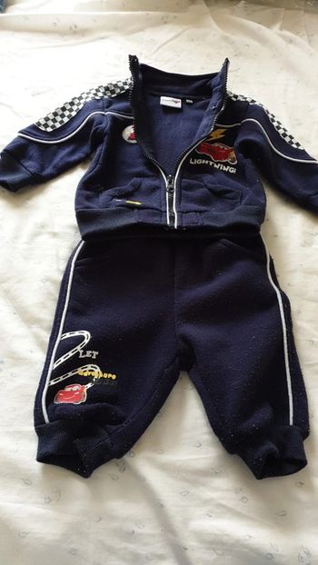 Ensemble Disney pixar taille 6 mois