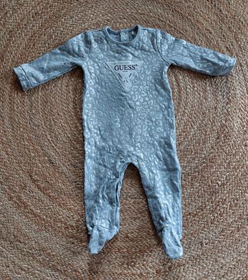 Pyjama fille motifs léopard argenté GUESS 3-6 mois