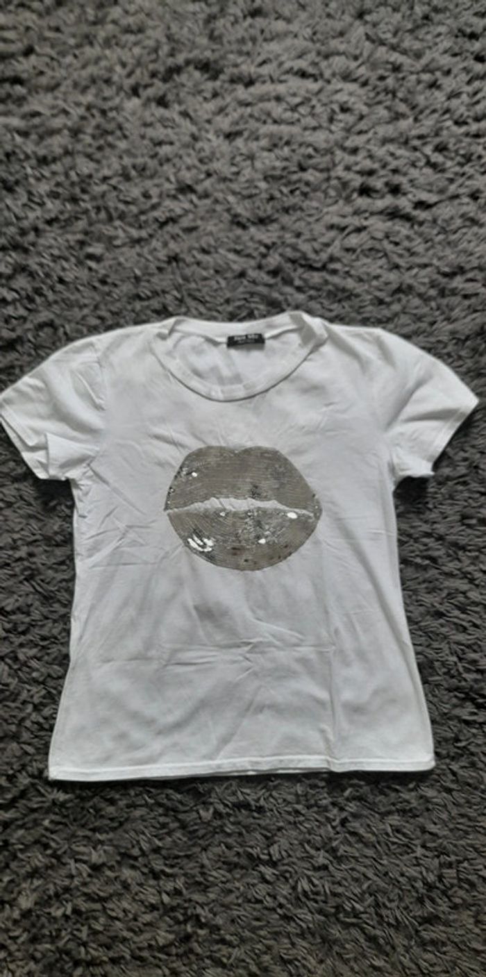 T-shirt bouche sequins