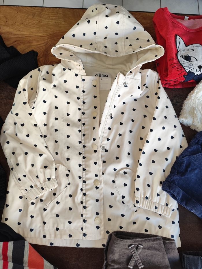 Lot vêtements fille 4 ans hiver manteau robes tee shirts - photo numéro 2