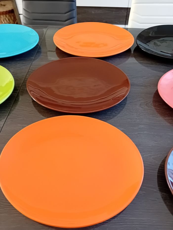 Lot d  assiettes inconnu - photo numéro 3