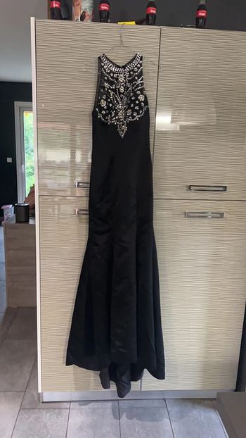 Très longue robe de soirée