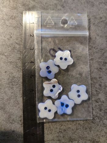 lot de 6 boutons en nacre / bleu / env 1 cm