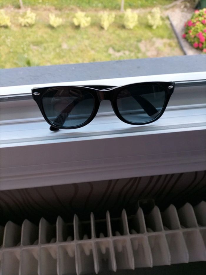 Lunettes de soleil unisexe en plastique noire taille adulte - photo numéro 4