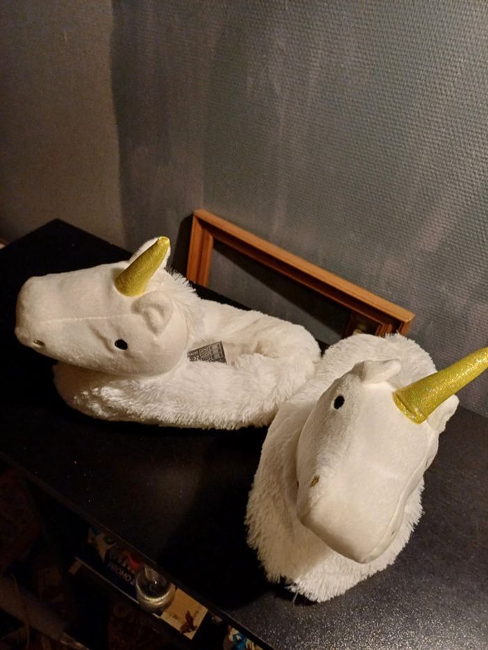 Pantoufle licorne neuf 36 37 - photo numéro 2