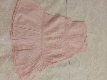 Robe pour fille rose poudré marque Tex baby robe en lin rose poudré avec petite fleur et broderie en bas magnifique taille 18 mois