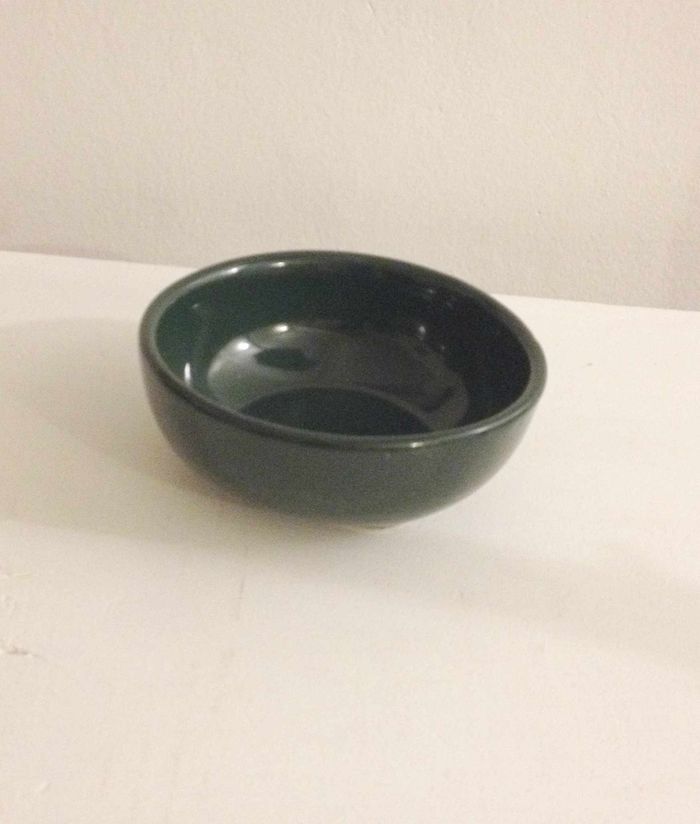 Petit ramequin vert foncé