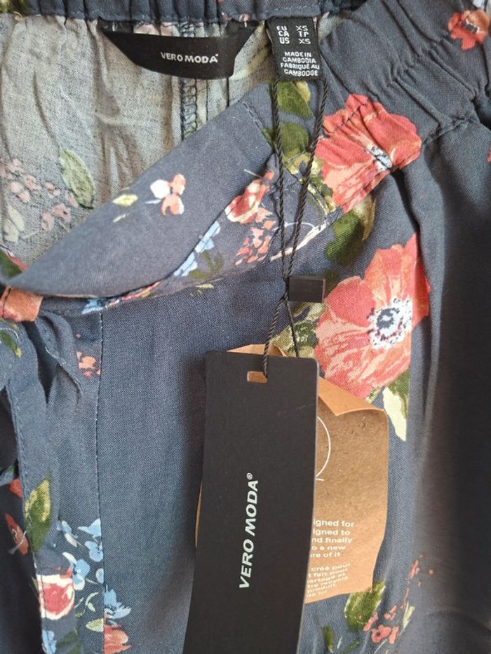 Pantalon bleu à fleurs- fluide et léger pour un look bohème, Vero Moda, neuf, taille XS - photo numéro 4