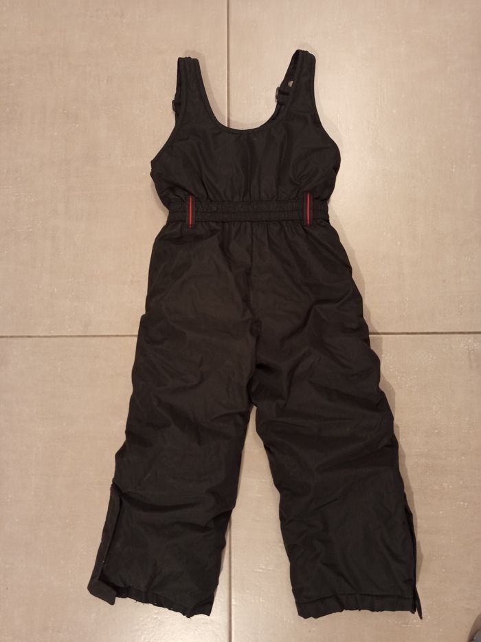 Très belle salopette de ski 5 ans chaude et imperméable noire - photo numéro 6