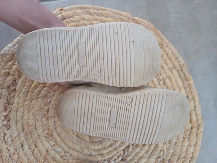 Superbe baskets gbb taille 23 - photo numéro 7