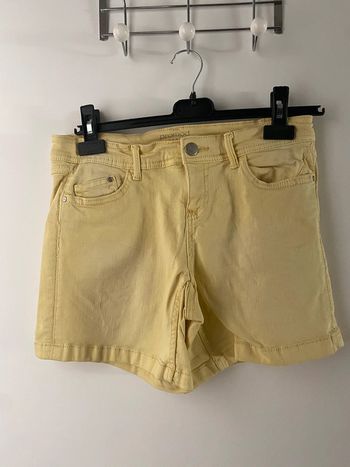 Short jaune