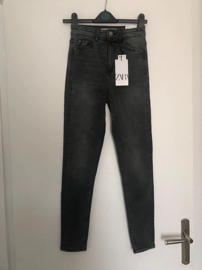 Superbe beau jean taille haute Zara neuf avec étiquette taille 34 - photo numéro 2